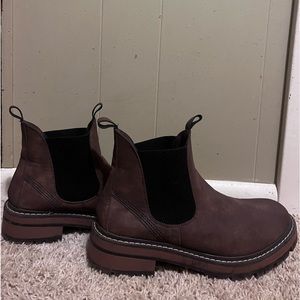 Chelsea boots